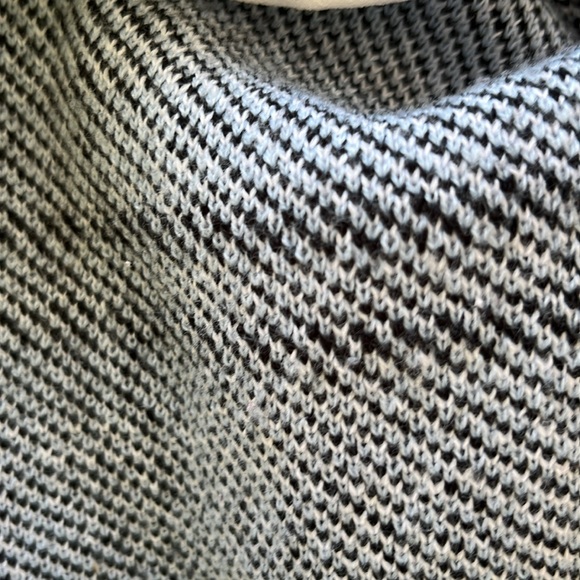 ELLE Plaid Knit Top Sweater Sz M Long Sleeves/Ruffled Cuffs Layered Shirttail. - Picture 6 of 9